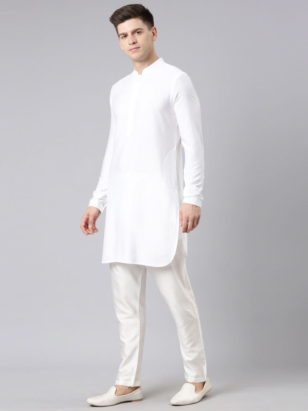 Arjun Bijlani in White Plain Short Kurta Set